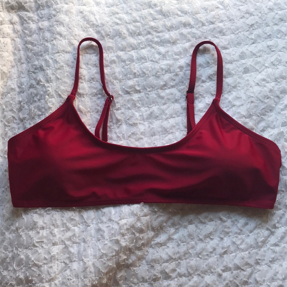 Burgundy, padded, medium. Adjustable straps